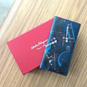 Ferragamo wallet